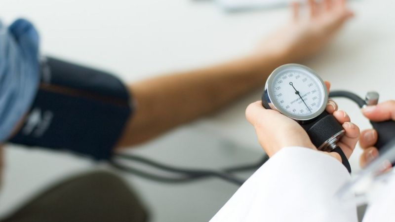 উচ্চ রক্তচাপ বা হাই ব্লাড প্রেশার: বাঁচতে আপনি যা যা করবেন