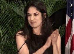 হোয়াইট হাউসে নতুন ইতিহাস।