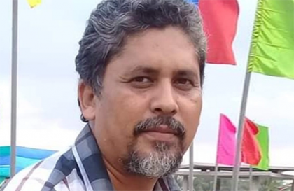 দা দিয়ে কোপালো আওয়ামী লীগ নেতাকে।