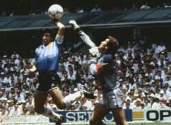 ম্যারাডোনার মৃত্যুর পরেও ইংল্যান্ডের গোলরক্ষকের ক্ষোভ রয়ে গেছে।