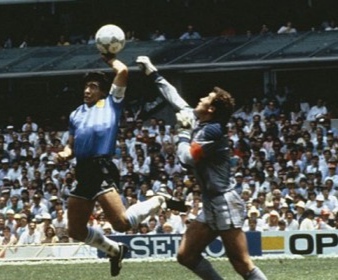 ম্যারাডোনার মৃত্যুর পরেও ইংল্যান্ডের গোলরক্ষকের ক্ষোভ রয়ে গেছে।