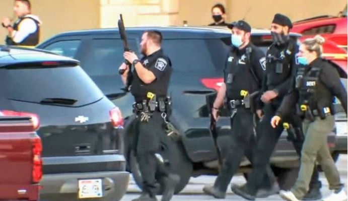 যুক্তরাষ্ট্রে শপিংমলে গুলি, আহত ৮