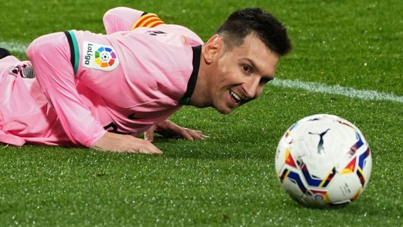 পেলে কেও ছাড়িয়ে গেলো মেসি!