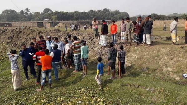 দূর্গাপুরে পুকুর খনন নিয়ে দু’পক্ষের ধাওয়া পাল্টা ধাওয়া!