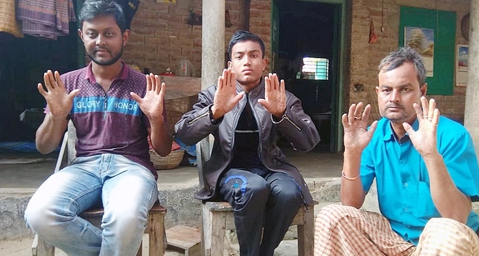 ৪ পুরুষ ধরে নেই আঙুলের ছাপ!