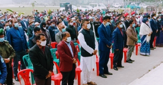 বঙ্গবন্ধুর ভাস্কর্য ভাঙ্গায় টুঙ্গিপাড়ায় সরকারি কর্মকর্তা ও কর্মচারীদের প্রতিবাদ সমাবেশ।