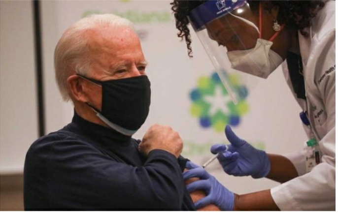কোভিড-১৯ টিকা নিলেন বাইডেন,এটি ‘নেওয়া নিরাপদ’ যুক্তরাষ্ট্রের নাগরিকদের এ বার্তা দিলেন তিনি।