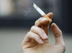 ইদানীং মেয়েরা নারী স্বাধীনতা বোঝানোর জন্য সিগারেট শুরু করে…