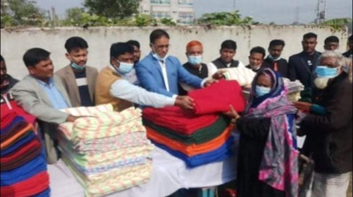 আরডিএ মাঠে মহানগর যুবলীগের উদ্যোগে কম্বল বিতরণ।