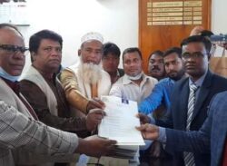 ত্রিশলে বিএনপি পার্থী রুবাইয়াত হোসেন শামীম মন্ডল মনোনয়ন পত্র দাখিল করেন।