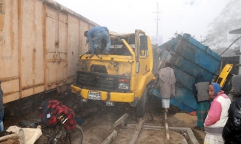 ফুলবাড়ীতে মালবাহী ট্রেন-ট্রাক সংঘর্ষে গেটম্যান নিহত!