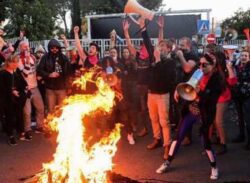 ইসরায়েলের প্রধানমন্ত্রীর পদত্যাগ দাবিতে দেশজুড়ে ব্যাপক বিক্ষোভ