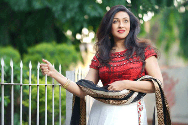 কার সঙ্গে অভিনয়ে ফিরছেন ঋতুপর্ণা?