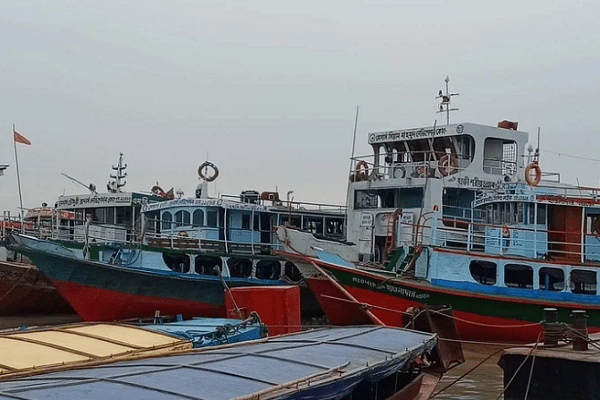 লঞ্চের ধাক্কায় নারী যাত্রীর শরীর থেকে পা বিচ্ছিন্ন!