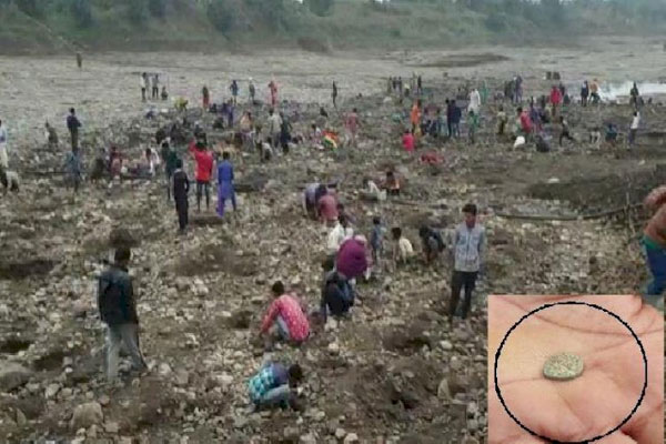 মুঘল আমলের ‘স্বর্ণমুদ্রা’ নদীর পাড়ে!