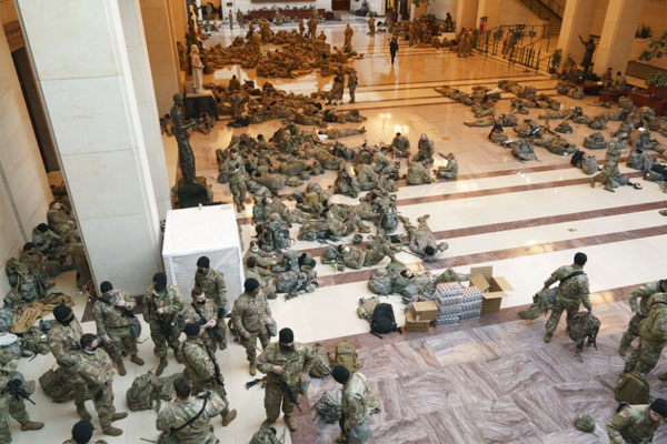 বাইডেনের শপথ ২০ হাজার সেনা মোতায়েন !