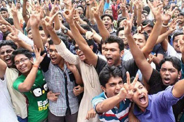 চট্টগ্রামে এইচএসসিতে জিপিএ-৫ পেল ১২,১৪৩ শিক্ষার্থী