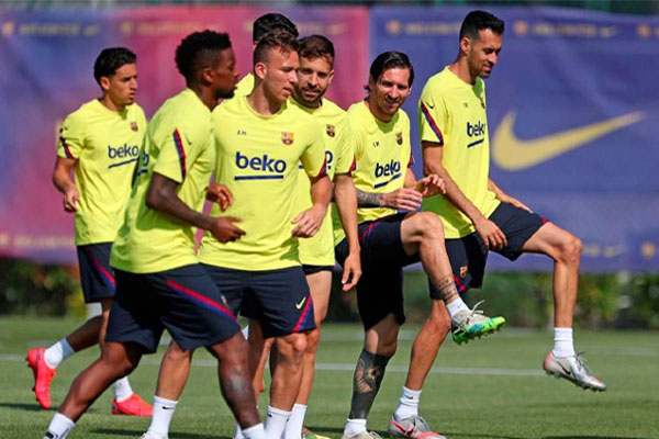 এবার বার্সা শিবিরে করোনার হানা।