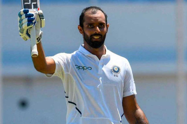 জামাকাপড় বিক্রি করে হনুমার স্বপ্ন পূর্ণ করেন মা!