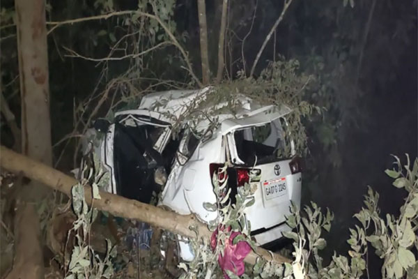 ভারতের কেন্দ্রীয় প্রতিমন্ত্রীর স্ত্রী সড়ক দুর্ঘটনায় নিহত: শঙ্কায় প্রতিমন্ত্রী