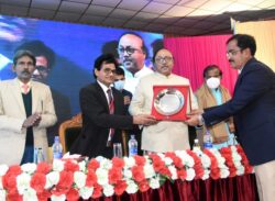 রাজশাহী কলেজ অধ্যক্ষকে বিদায় সংবর্ধনা প্রদান