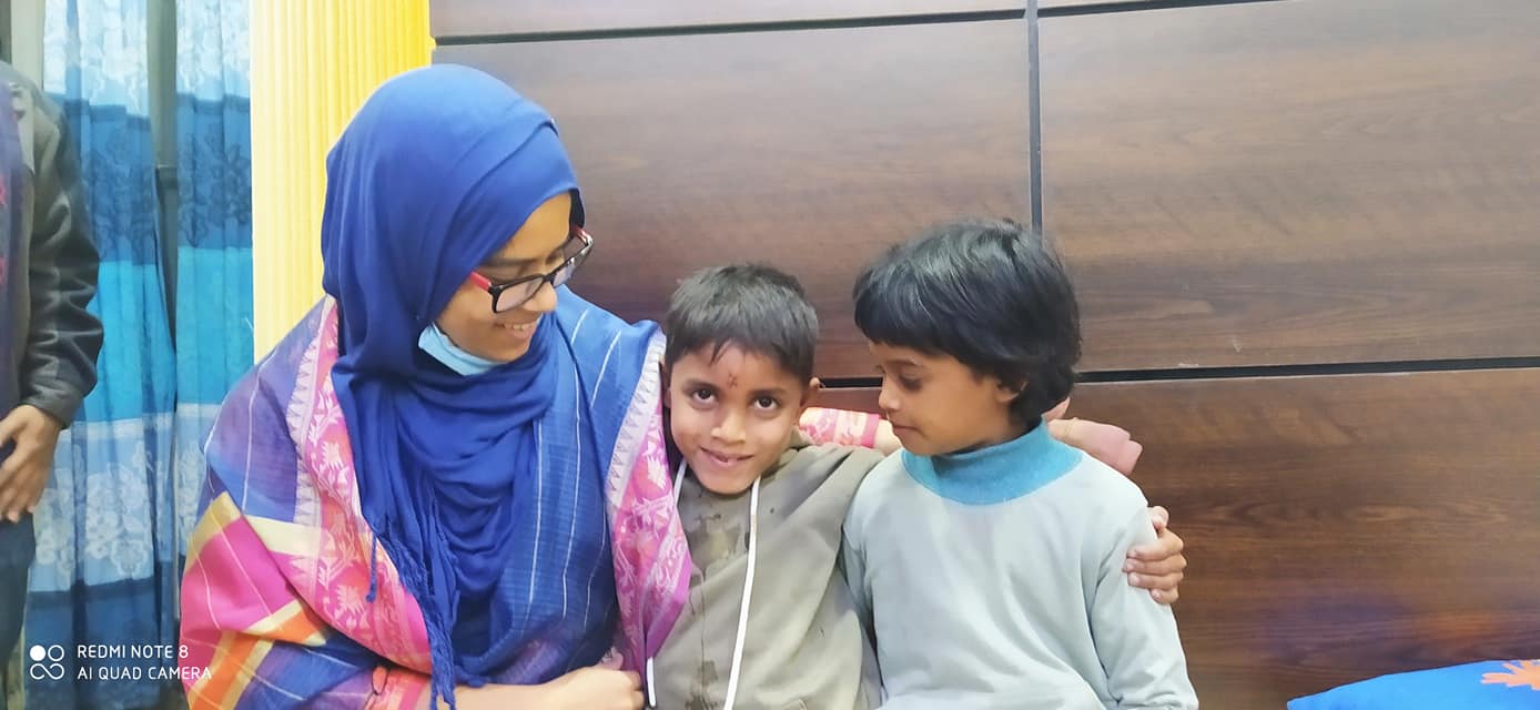 রূপসা উপজেলার নির্বাহী অফিসার নাসরিন আক্তারের ভালোবাসায়, মমতা, আদর এবং স্নেহ পেলো পথ শিশুরা।