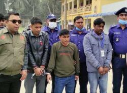 প্রাইভেটকারে তুলে ছিনতাই!