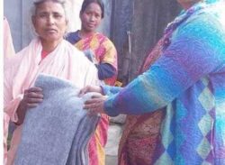 শিল্পী রানী রায় এর উদ্যোগে কিশোরগঞ্জে কম্বল বিতরণ