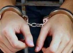 ছাত্রীকে বিয়ে করতে গিয়ে শ্রীঘরে শিক্ষক।