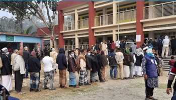 ৬২ পৌরসভায় ভোট চলছে