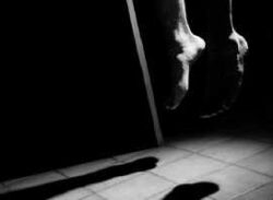 রাবি ছাত্রীর ঝুলন্ত লাশ হোস্টেল থেকে উদ্ধার।