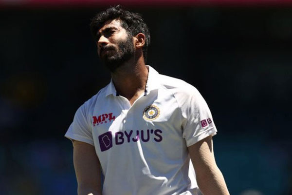 এবার ছিটকে গেলেন দল থেকে বুমরাহও!