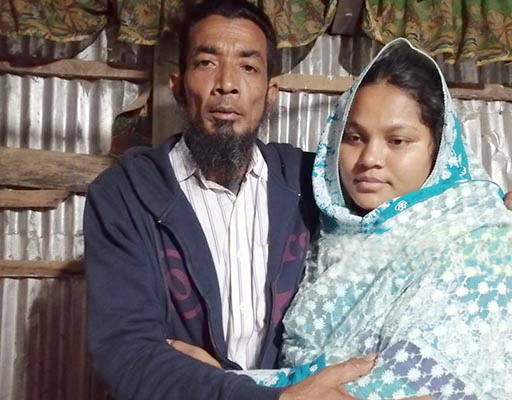 বাবা-মাকে খুঁজে পেলেন মেয়ে ১৮ বছর পর!