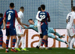 হেরে গেল রিয়াল ঘরের মাঠে