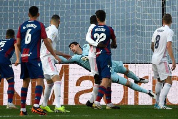 হেরে গেল রিয়াল ঘরের মাঠে