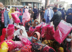 কম্বল বিতরণ শীতার্তদের মাঝে!