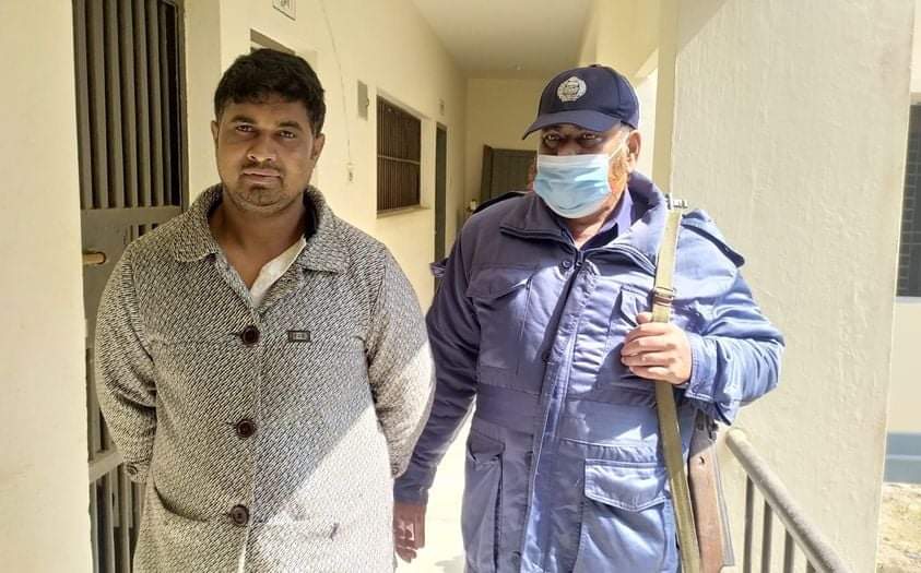 ভিক্টর ক্লাসিক পরিবহনের হেল্পার আটক।