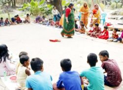 ইউটিউব-ফেসবুকের আয়ের টাকায় পিছিয়ে পড়া শিশুদের মুখে হাসি।
