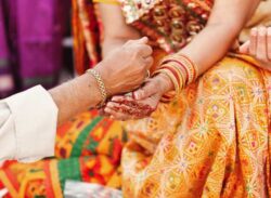 দেড় কোটি রুপির বিনিময়ে স্বামীকে দ্বিতীয় বিয়ের অনুমতি!