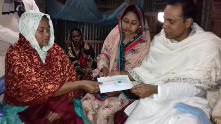 ব্যারিস্টার কায়সার বিএনপির নিহত নেতার পরিবারের পাশে।