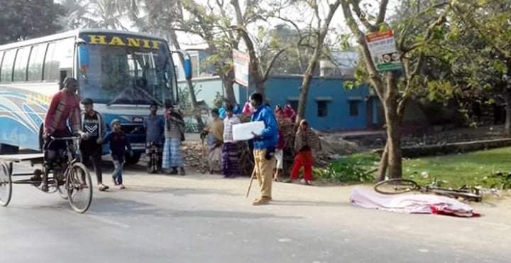 বাসের ধাক্কায় প্রাণ গেল বৃদ্ধের!