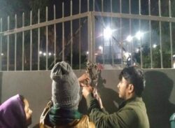 ভিসির বাসভবনে ছাত্রলীগের তালা