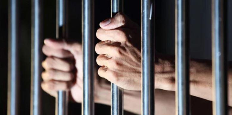 দুদকের মামলায় জেলে রাজস্ব কর্মকর্তা!