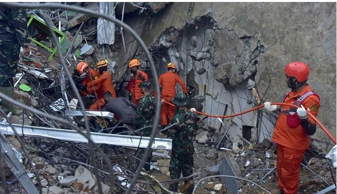 ইন্দোনেশিয়ায় ভূমিকম্প, মৃত বেড়ে ৫৬