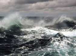 আটলান্টিক মহাসাগরের নীচে জেগে উঠছে ‘দানব’! আফ্রিকা, ইউরোপ থেকে দূরে সরে যেতে পারে দুই আমেরিকা