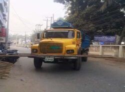 কোম্পানীগঞ্জ থানার ওসিকে প্রত্যাহারের দাবিতে কোম্পানীগঞ্জে সকাল-সন্ধ্যা হরতাল