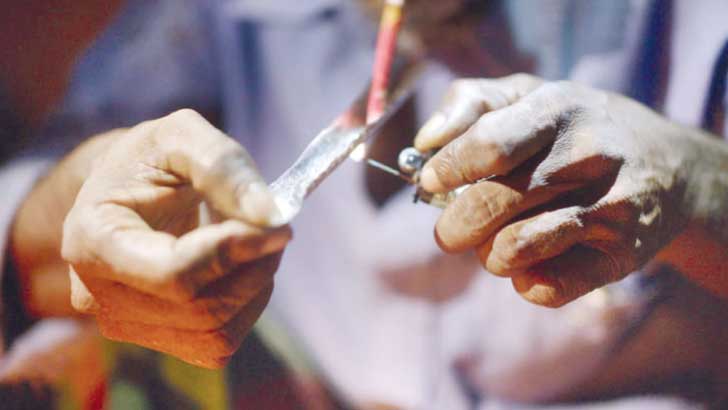 প্রাণঘাতী ইয়াবা, ফেনসিডিল, গাঁজা, অ্যালকোহল ও হেরোইনের।