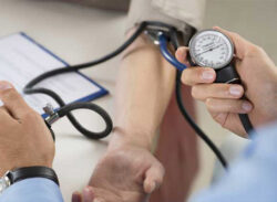 যে সব খাবার নিয়ন্ত্রণে রাখে উচ্চ রক্তচাপ