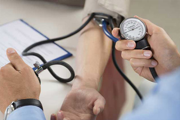 যে সব খাবার নিয়ন্ত্রণে রাখে উচ্চ রক্তচাপ