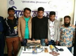 লক্ষ্মীপুরের রায়পুরে ডাকাতির প্রস্তুতি কালে ৫ ডাকাত পাকড়াও